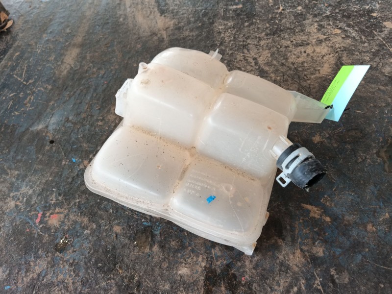 Recambio de deposito expansion para ford focus iv (hn) 1.0 ecoboost referencia OEM IAM 1717053  