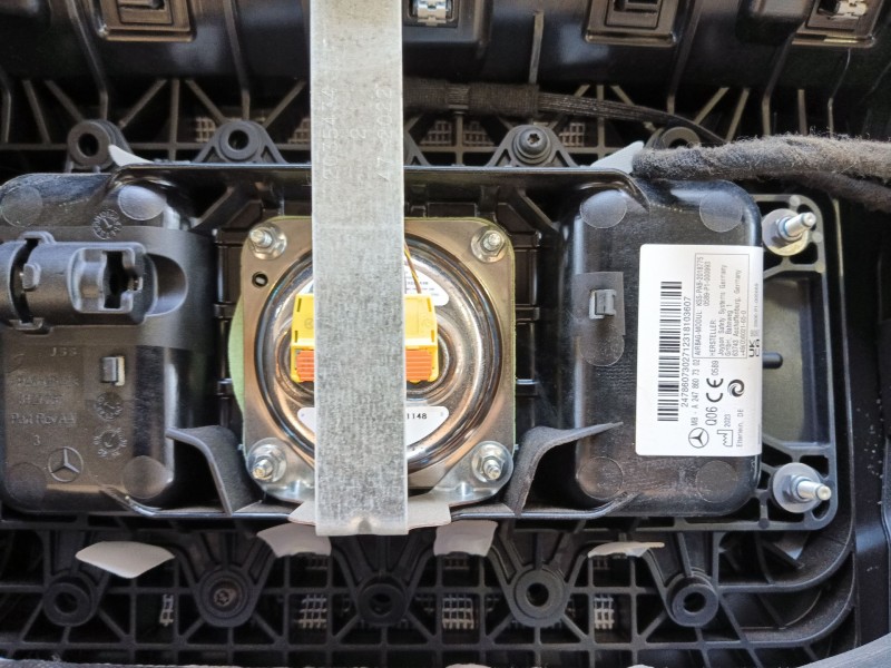 Recambio de salpicadero para mercedes-benz eqa (h243) eqa 250+ (243.702) referencia OEM IAM A2476803300  