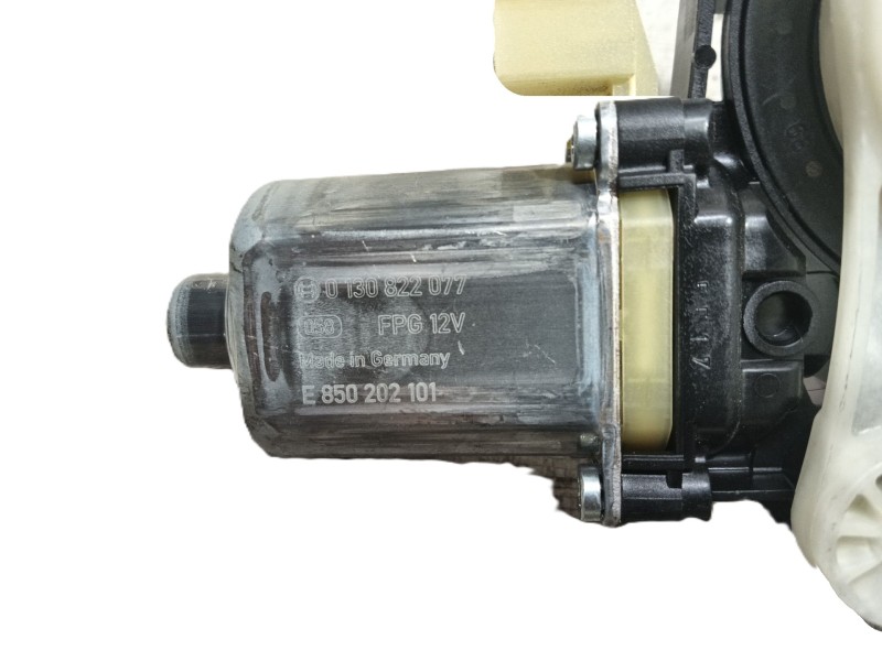 Recambio de elevalunas delantero izquierdo para seat leon (5f1) 2.0 tdi referencia OEM IAM 5F4837461D 0130822077 