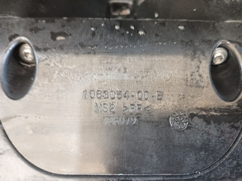 Recambio de moldura para tesla model s (5yjs) referencia OEM IAM   