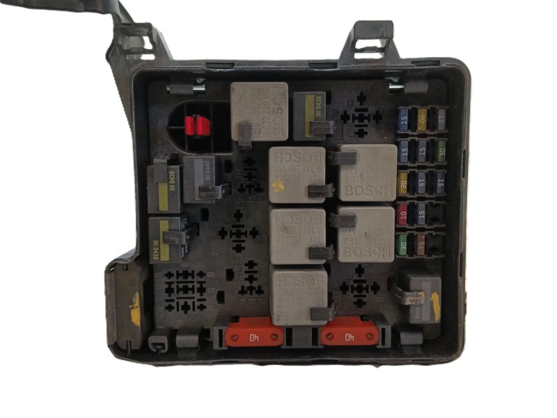 Recambio de caja reles / fusibles para saab 9-5 familiar 2.2 tid linear referencia OEM IAM 5243290  