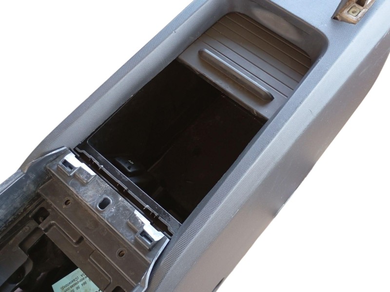 Recambio de apoyabrazos central para ford mustang mach-e (cgw) ev 4x4 referencia OEM IAM   