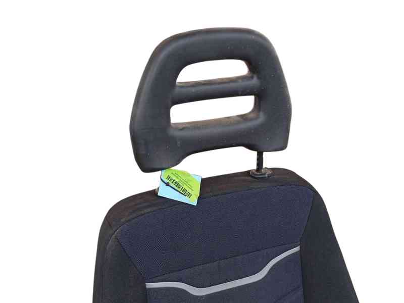 Recambio de asiento delantero izquierdo para iveco daily vi furgoneta 33s16, 35s16, 35c16, 40c16, 50c16 referencia OEM IAM  8421
