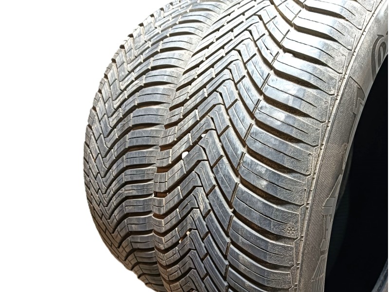 Recambio de neumatico para » otros... modelos referencia OEM IAM 215/60 R17 100V 2 CONTINENTAL