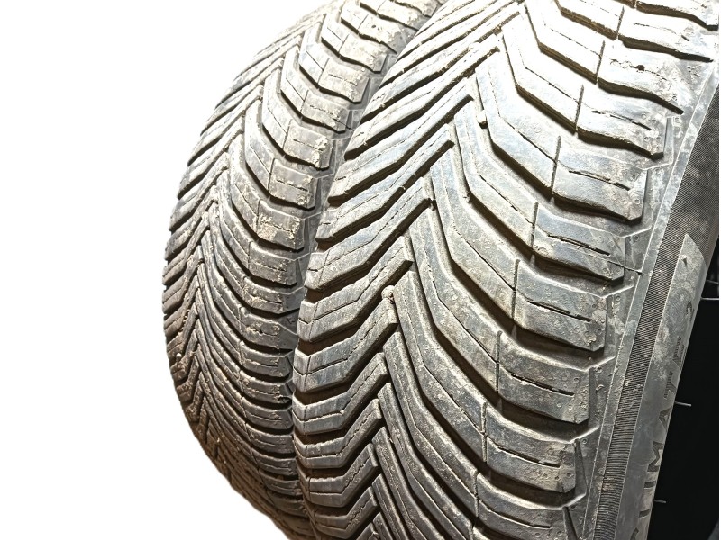 Recambio de neumatico para » otros... modelos referencia OEM IAM 215/55 R17 94V 2 MICHELIN