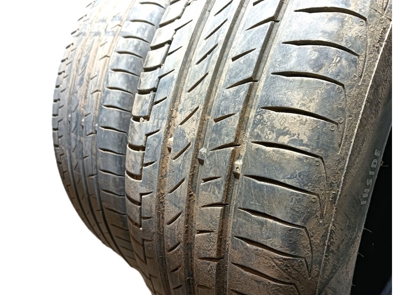 Recambio de neumatico para » otros... modelos referencia OEM IAM 225/55 R19 99V 2 CONTINENTAL