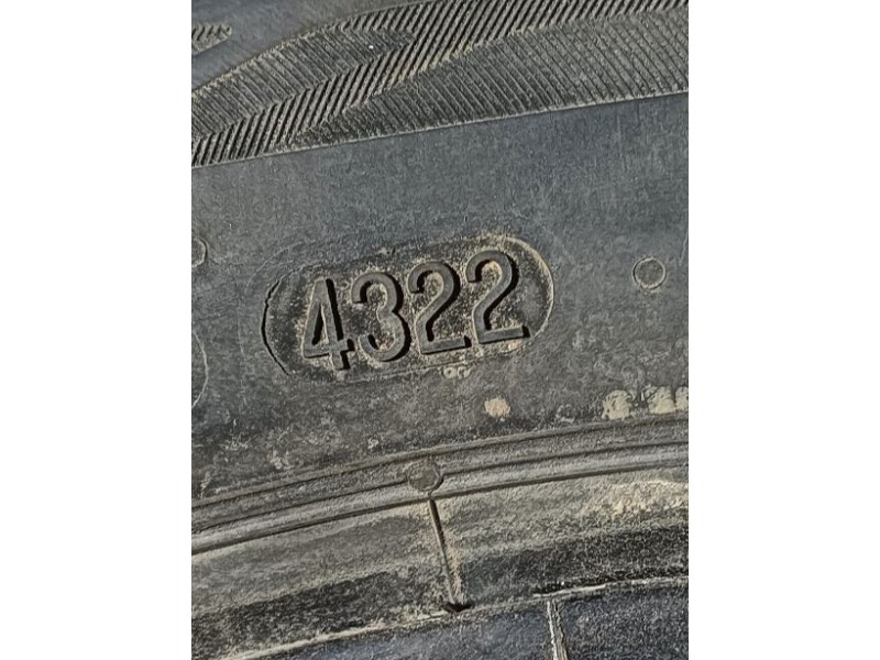 Recambio de neumatico para » otros... modelos referencia OEM IAM 215/50 R18 96V 2 CONTINENTAL