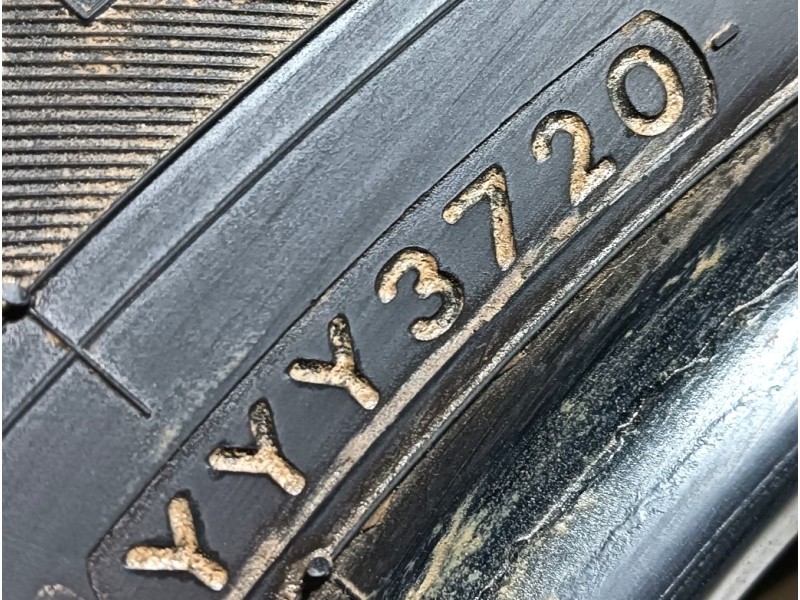 Recambio de neumatico para » otros... modelos referencia OEM IAM 225/60 R18 100H 2 YOKOHAMA