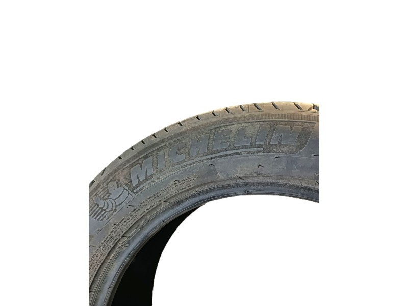 Recambio de neumatico para » otros... modelos referencia OEM IAM 235/55 R18 100W 2 MICHELIN