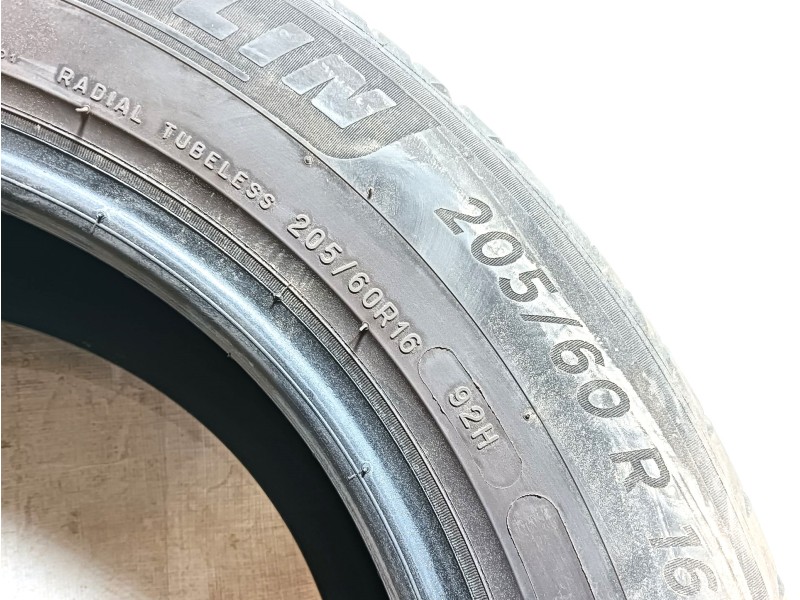 Recambio de neumatico para » otros... modelos referencia OEM IAM 205/60 R16 92H 2 MICHELIN