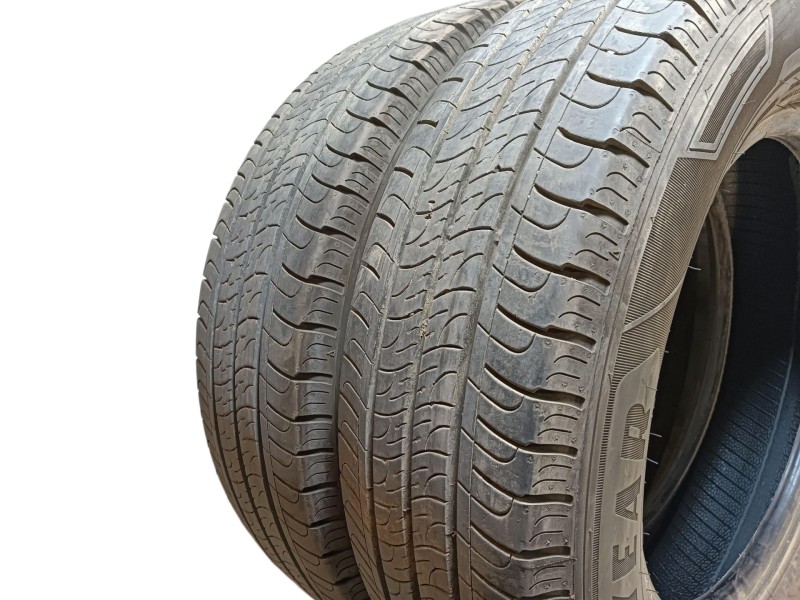 Recambio de neumatico para » otros... modelos referencia OEM IAM 195/75 R16 C 107/105R 2 GOOD YEAR