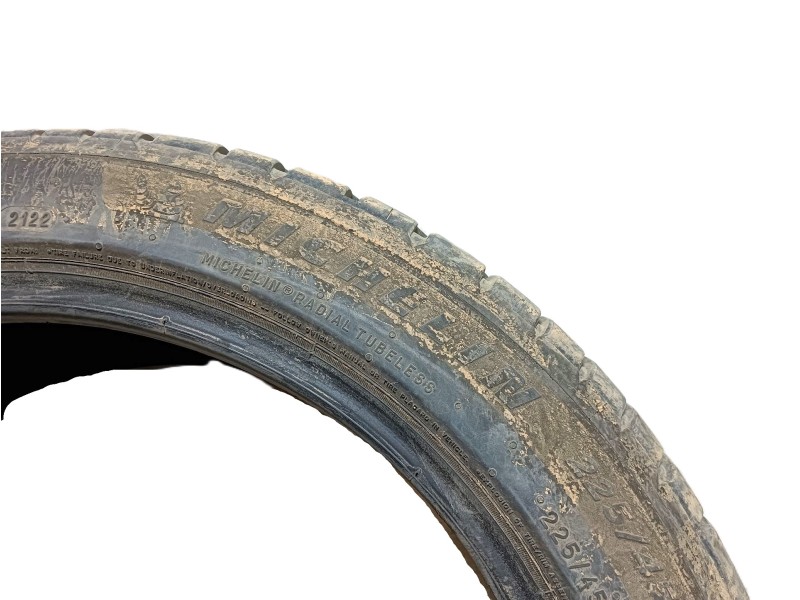 Recambio de neumatico para » otros... modelos referencia OEM IAM 225/45 ZR18 95Y 2 MICHELIN