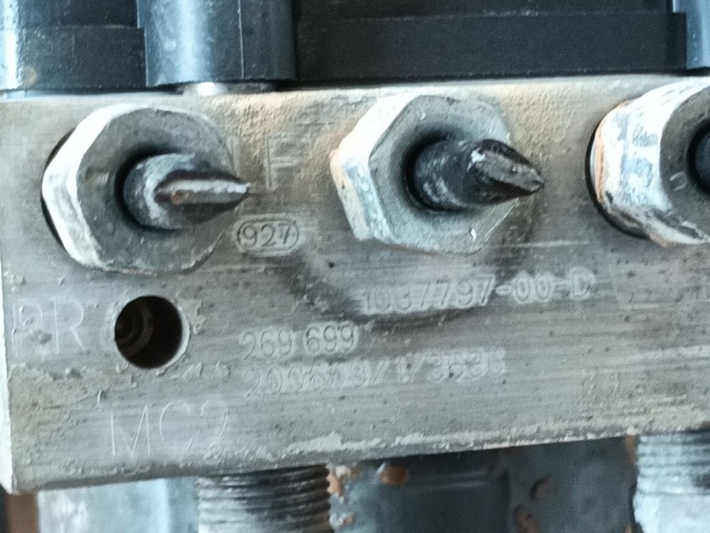 Recambio de abs para tesla model s (5yjs) referencia OEM IAM   