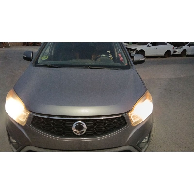 Recambio de capot delantero para ssangyong korando (ck) 2.0 e-xdi referencia OEM IAM 6101134101  