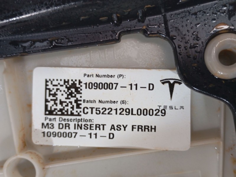 Recambio de guarnecido puerta delantera derecha para tesla model 3 (5yj3) ev awd referencia OEM IAM   