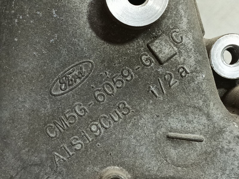 Recambio de tapa distribucion para ford fiesta (ccn) trend referencia OEM IAM   