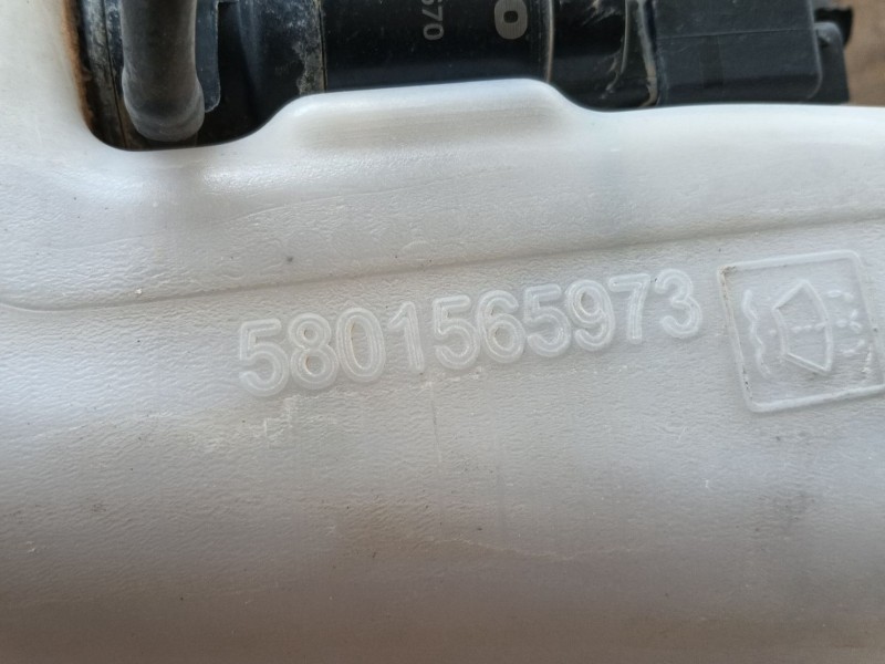 Recambio de deposito limpia para iveco daily vi furgoneta 33s16, 35s16, 35c16, 40c16, 50c16 referencia OEM IAM   