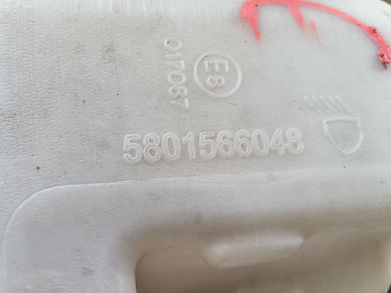 Recambio de deposito limpia para iveco daily vi furgoneta 33s16, 35s16, 35c16, 40c16, 50c16 referencia OEM IAM   