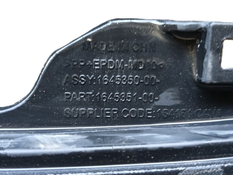 Recambio de moldura para tesla model 3 (5yj3) ev awd referencia OEM IAM   