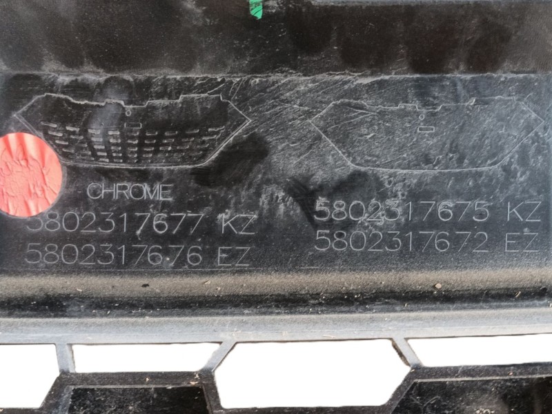 Recambio de rejilla delantera para iveco daily vi furgoneta 33s16, 35s16, 35c16, 40c16, 50c16 referencia OEM IAM   