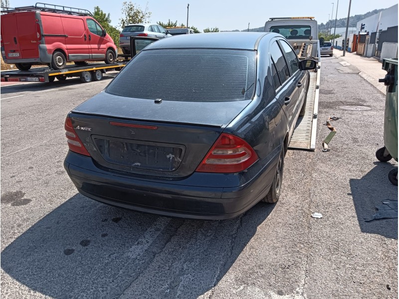 mercedes-benz clase c (w203) del año 2000
