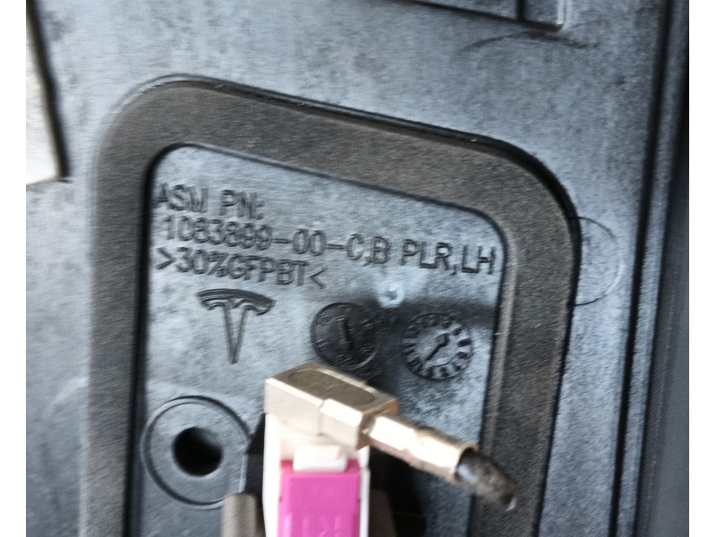 Recambio de moldura para tesla model s (5yjs) referencia OEM IAM   