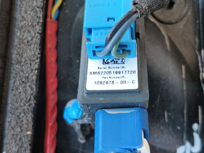 Recambio de moldura para tesla model 3 (5yj3) ev awd referencia OEM IAM   