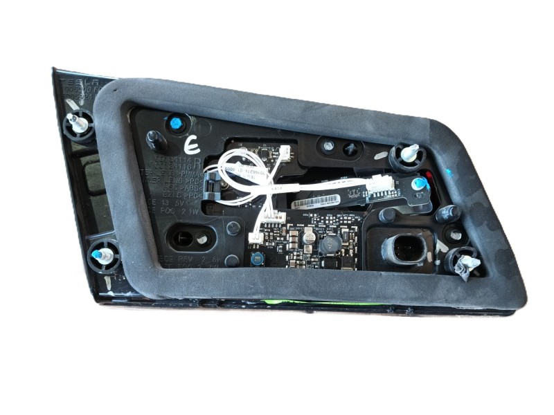 Recambio de piloto trasero derecho interior para tesla model s (5yjs) referencia OEM IAM   