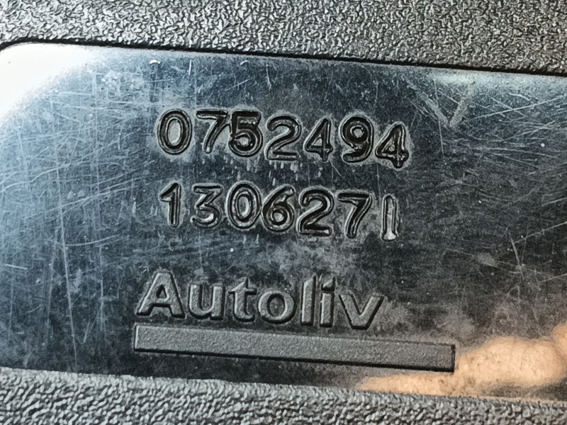 Recambio de enganche cinturon trasero izquierdo para dacia duster sl audacia 4x2 referencia OEM IAM 8200752494  