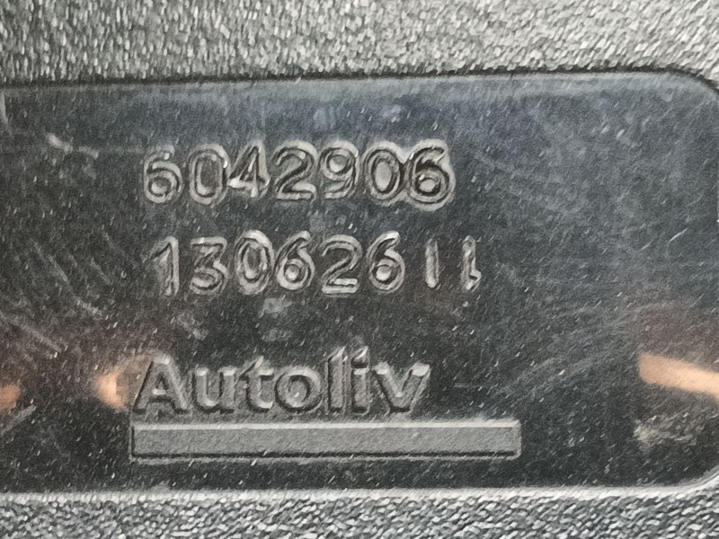 Recambio de enganche cinturon trasero izquierdo para dacia duster sl audacia 4x2 referencia OEM IAM 8200752494  