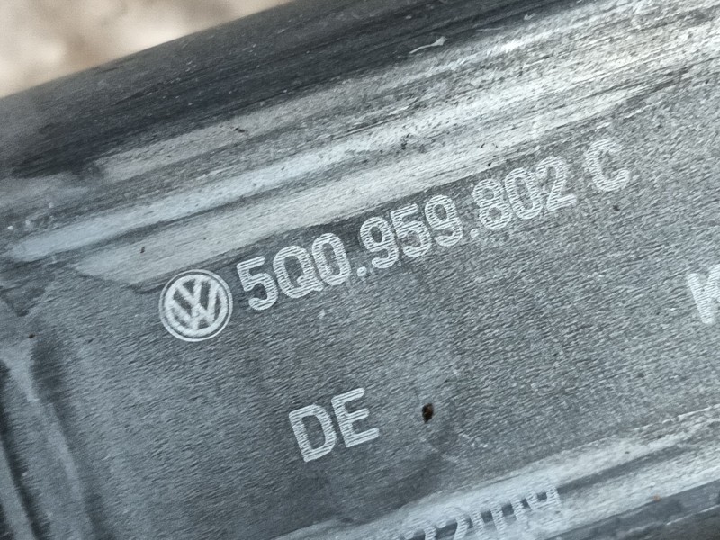 Recambio de elevalunas delantero derecho para seat leon (5f1) 2.0 tdi referencia OEM IAM 5F4837462D 5Q0959802C 