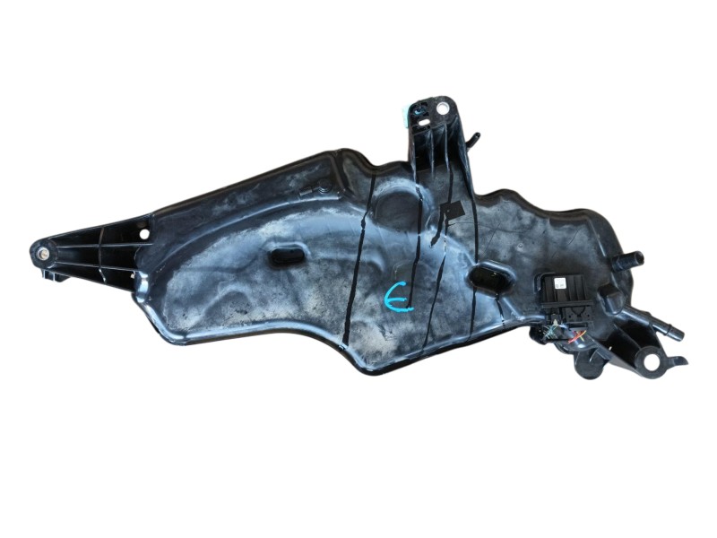 Recambio de deposito adblue para seat leon (5f1) 2.0 tdi referencia OEM IAM 5Q0131877P 500131331C 