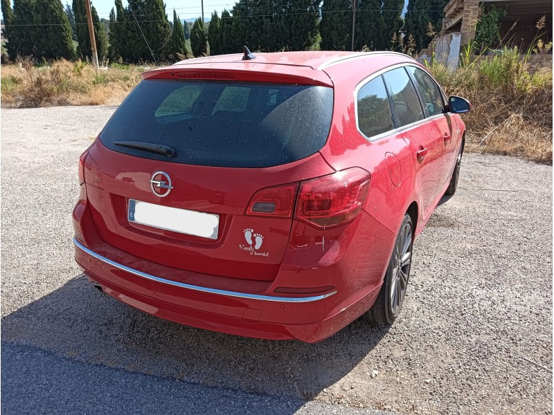 opel astra j sports tourer (p10) del año 2014