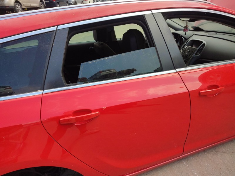 opel astra j sports tourer (p10) del año 2014