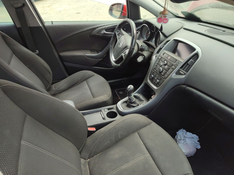 opel astra j sports tourer (p10) del año 2014