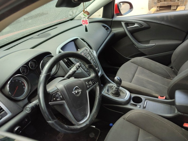 opel astra j sports tourer (p10) del año 2014