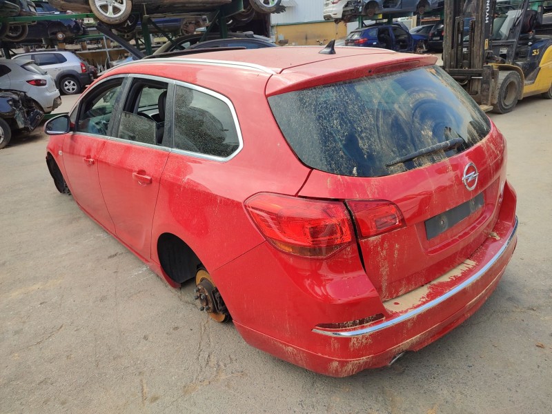 opel astra j sports tourer (p10) del año 2014