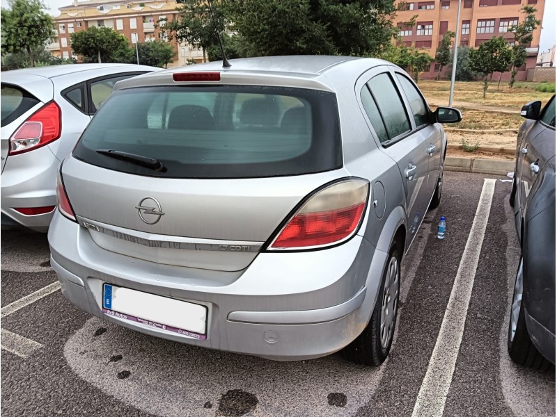 opel astra h (a04) del año 2004