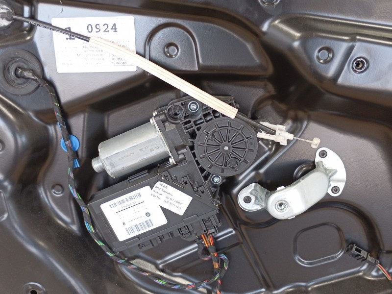 Recambio de puerta trasera izquierda para volkswagen touareg (7la, 7l6, 7l7) 2.5 r5 tdi referencia OEM IAM   