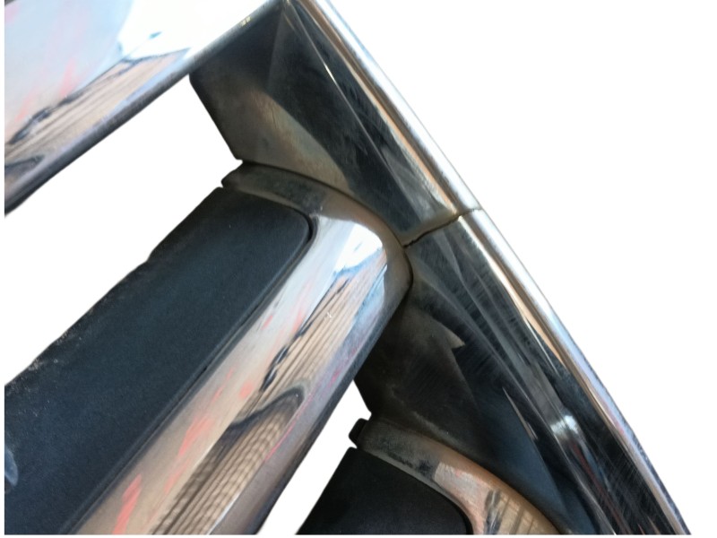 Recambio de rejilla delantera para volkswagen touareg (7la, 7l6, 7l7) 2.5 r5 tdi referencia OEM IAM   