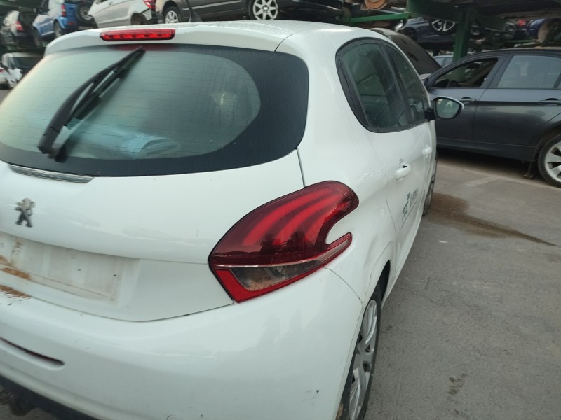 peugeot 208 i (ca_, cc_) del año 2018