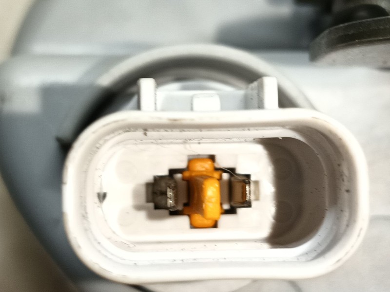 Recambio de faro antiniebla izquierdo para hyundai lantra ii (j-2) 1.8 16v referencia OEM IAM 9220129500  