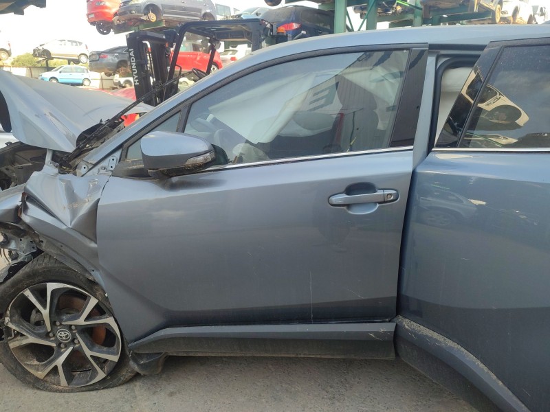 Recambio de puerta delantera izquierda para toyota c-hr (_x1_) 1.8 hybrid (zyx10_, zyx11_) referencia OEM IAM   