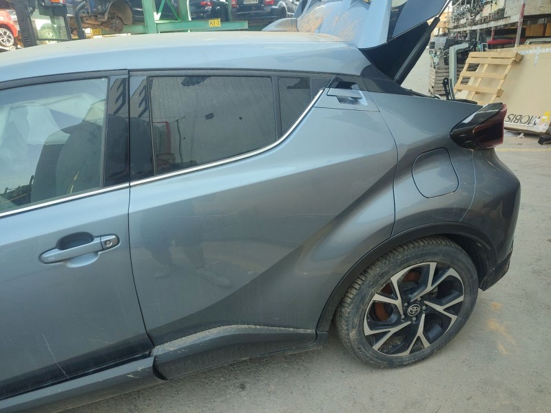 Recambio de puerta trasera izquierda para toyota c-hr (_x1_) 1.8 hybrid (zyx10_, zyx11_) referencia OEM IAM   