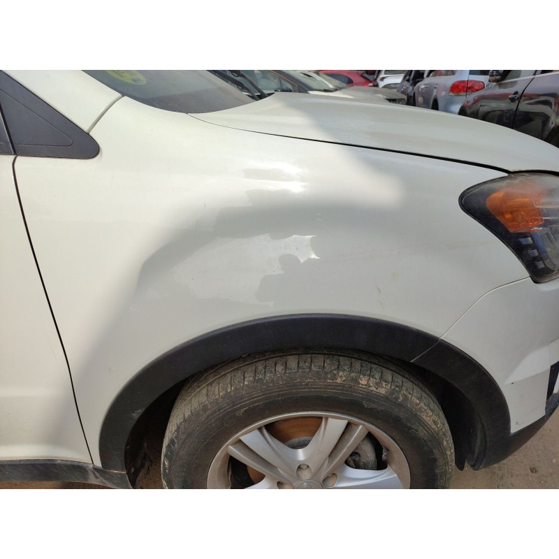 Recambio de aleta delantera derecha para ssangyong korando (ck) 2.0 e-xdi referencia OEM IAM   