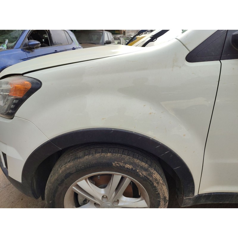 Recambio de aleta delantera izquierda para ssangyong korando (ck) 2.0 e-xdi referencia OEM IAM   