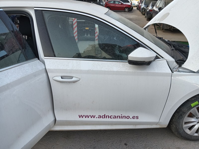 Recambio de puerta delantera derecha para skoda octavia iv (nx3, nn3, pv3) 2.0 tdi referencia OEM IAM   