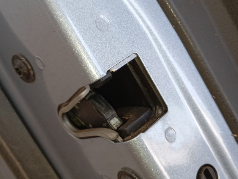 Recambio de puerta trasera izquierda para chevrolet cruze (j300) 1.6 referencia OEM IAM   