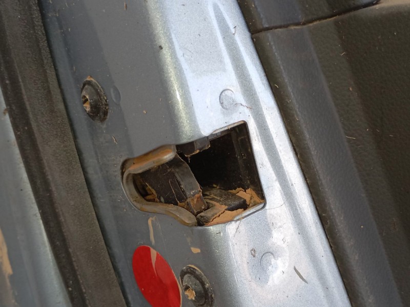 Recambio de puerta delantera izquierda para chevrolet cruze (j300) 1.6 referencia OEM IAM   