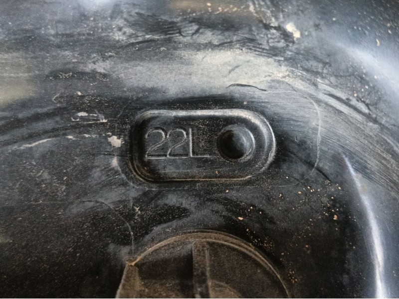 Recambio de deposito adblue para bmw x1 (f48) sdrive 18 d referencia OEM IAM  739929016 